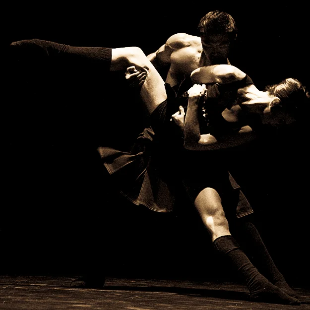 carousel-dancers-3-625x625